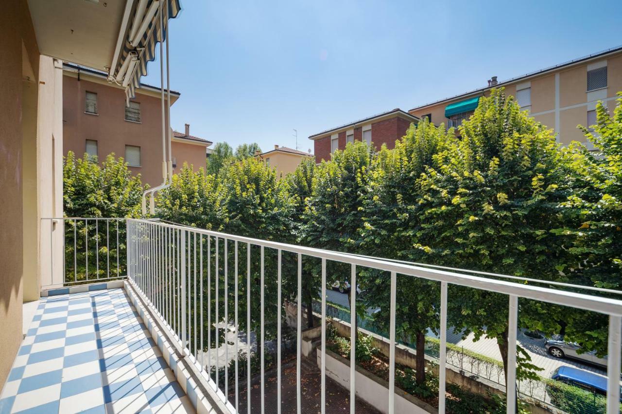 Sant'Orsola Colorful Huge Apartment โบโลญญา ภายนอก รูปภาพ