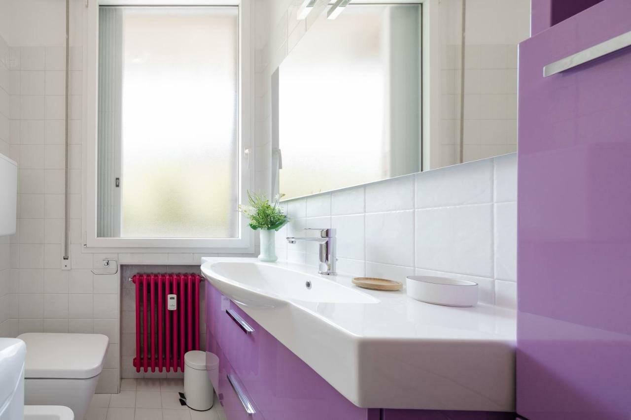 Sant'Orsola Colorful Huge Apartment โบโลญญา ภายนอก รูปภาพ